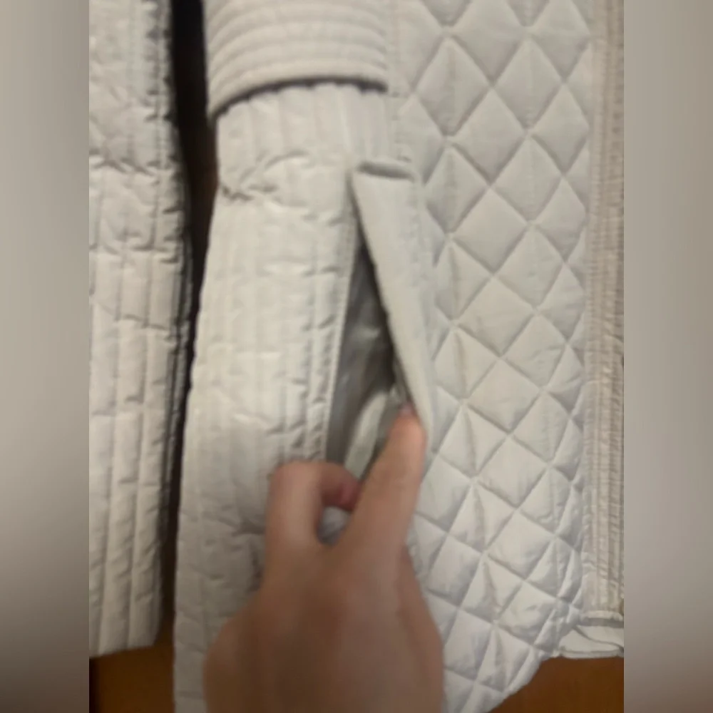 Jones Women’s Winter Coat - Picture 8 of 9